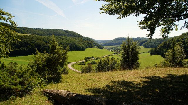 Lautertal mit Blick auf Degenfeld